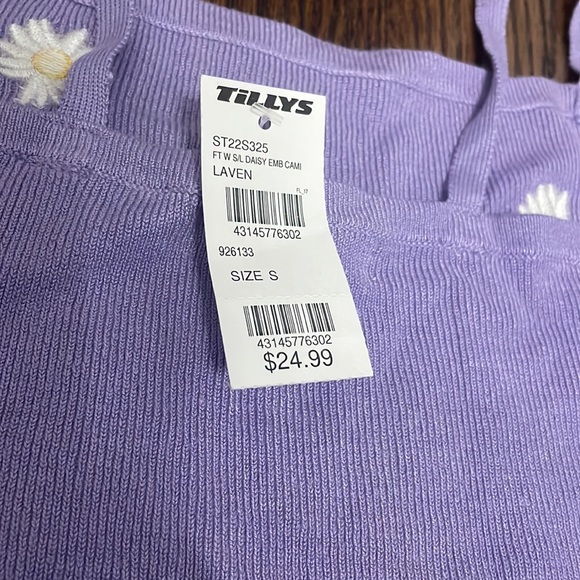NWT! Lavender embroidered daisy crop top - Picture 4 of 4